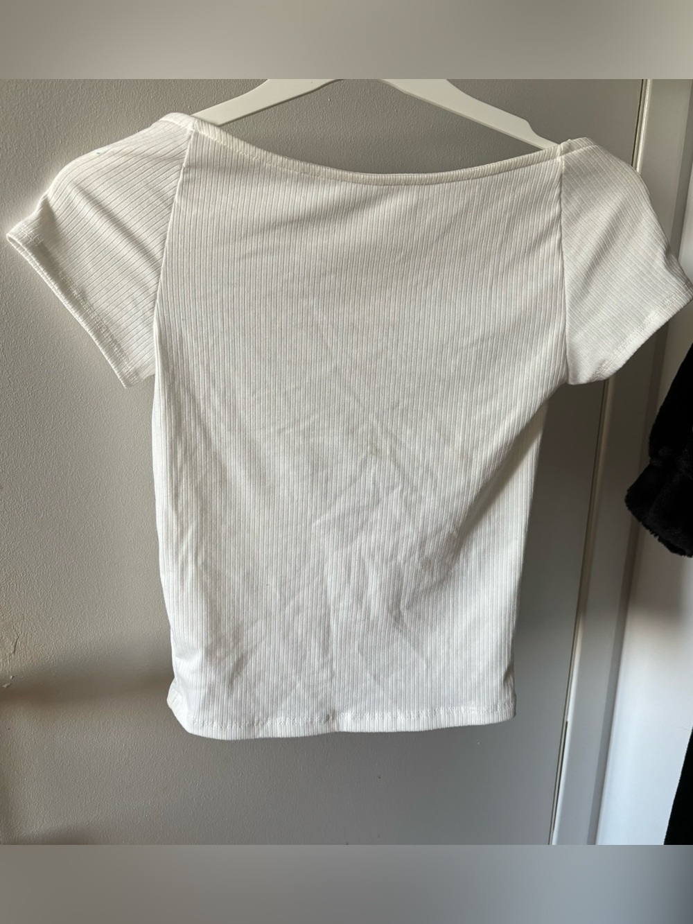 Urban Outfitters White Ribbed Short-Sleeve backless top